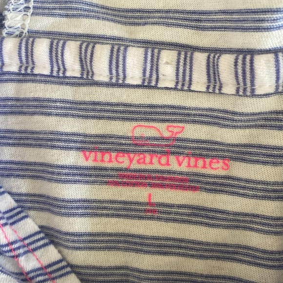 Vineyard Vines. Striped Lightweight Hooded Shirt with Thumb Slits. Size Large. - Picture 6 of 7